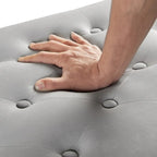Gepolsterte, getuftete Sitzbank mit Knopfdetails und Nagelbesatz, weich gepolsterter Sitz mit Armlehne für Flur und Wohnzimmer, Bettbank-Grau